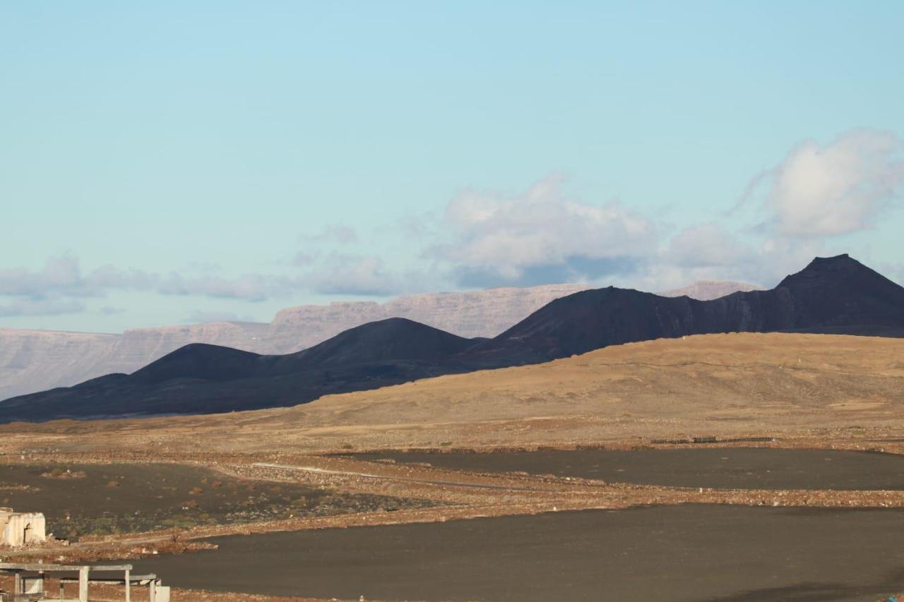 Paisaje Lunar Tinajo Buitenkant foto